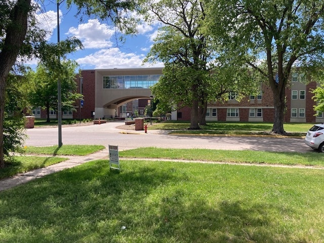 819 W 26th St in Kearney, NE - Foto de edificio - Building Photo