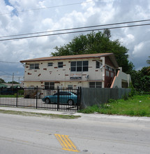 2239 NW 87th St in Miami, FL - Building Photo - Building Photo