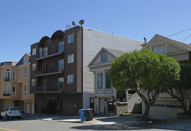 479 Buena Vista Ave E in San Francisco, CA - Foto de edificio - Building Photo