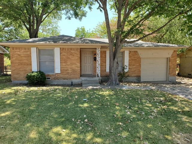 1604 Crestridge Dr in Mesquite, TX - Building Photo