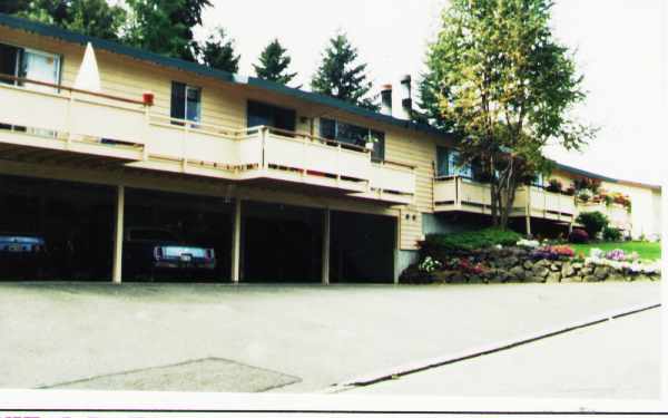 1462 Rainier Dr in Fircrest, WA - Building Photo