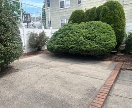 84-17 94th St in Queens, NY - Building Photo - Building Photo