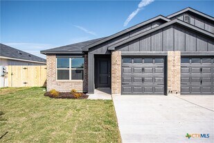 5815 Betty Lou Dr in Killeen, TX - Building Photo
