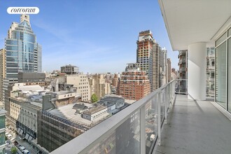 200 E 59th St in New York, NY - Building Photo - Building Photo