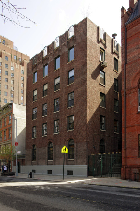 131 Avenue B in New York, NY - Building Photo