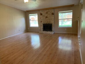 4610 White Elm Dr in Austin, TX - Building Photo - Building Photo