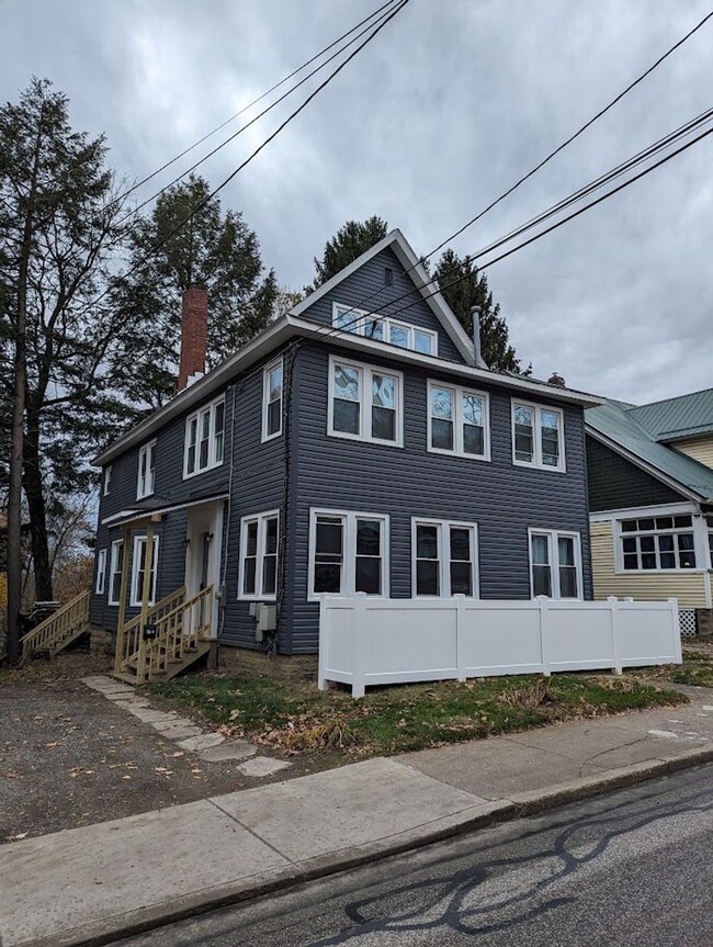 property at 548 Baldwin St