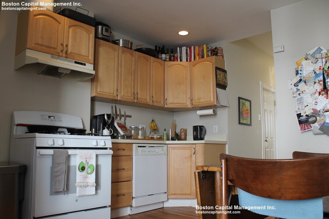 24 Portsmouth St in Cambridge, MA - Building Photo