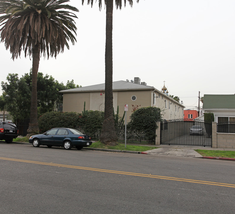 1315 N Hobar in Los Angeles, CA - Foto de edificio