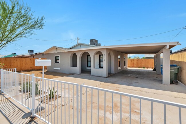 property at 830 S 15th Ave
