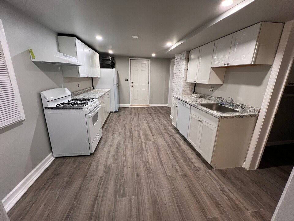 67 Lawrence St, Unit 67 Lawrence Street in Saratoga Springs, NY - Building Photo