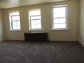 7180 Ogontz Ave in Philadelphia, PA - Building Photo - Building Photo