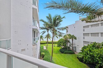 16485 Collins Ave, Unit 232 in Sunny Isles Beach, FL - Building Photo - Building Photo