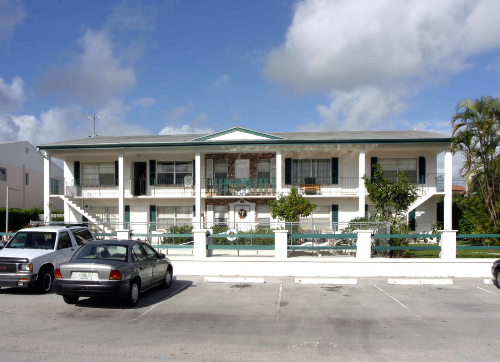 Greenbriar in Fort Lauderdale, FL - Building Photo