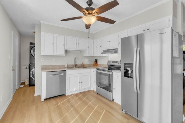 2951 Peacock St in Hope Mills, NC - Building Photo - Building Photo