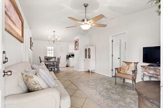 1705 Oak Dr in Gulf Breeze, FL - Building Photo - Building Photo