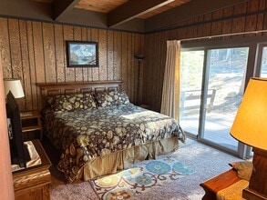 1496 Apple Valley Dr in South Lake Tahoe, CA - Building Photo - Building Photo