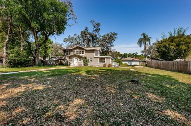 property at 1104 E Genesee St