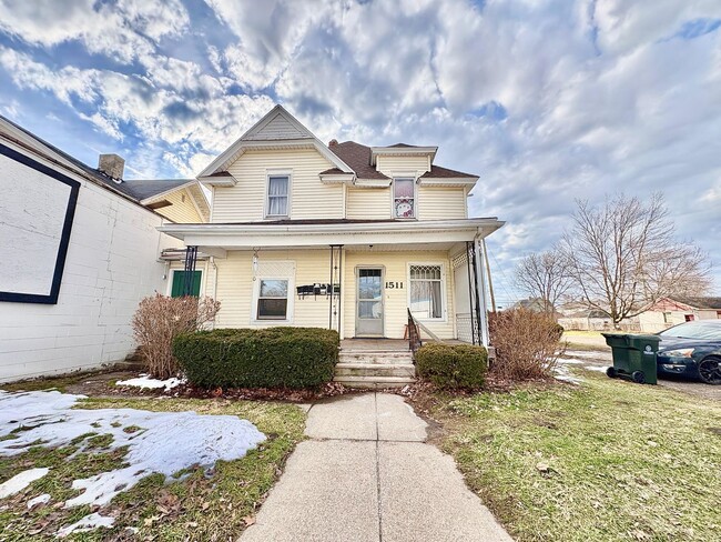 property at 1511 Miami St