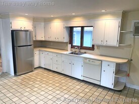 53 Oakland St, Unit #2 in Medford, MA - Building Photo