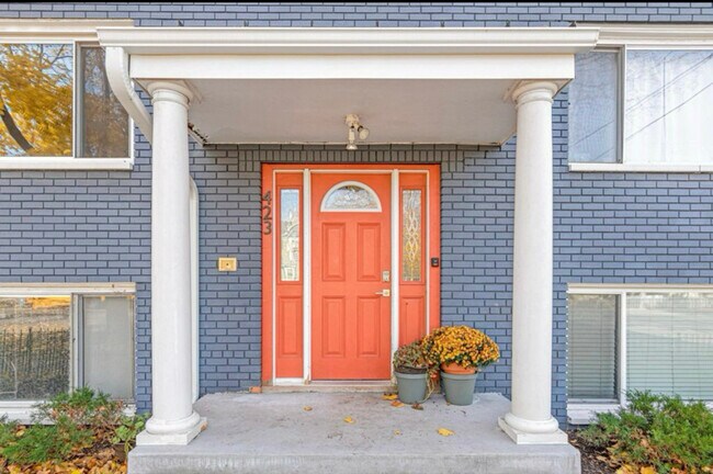 423 W 31st St in Minneapolis, MN - Building Photo - Building Photo