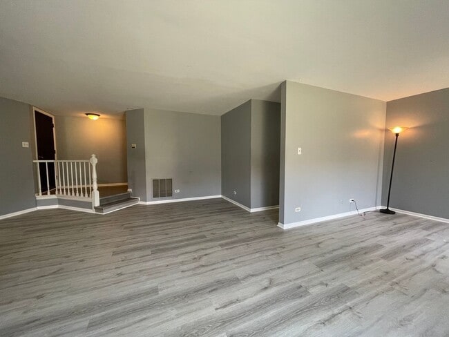 1655 Dover Ct in Wheaton, IL - Building Photo - Building Photo