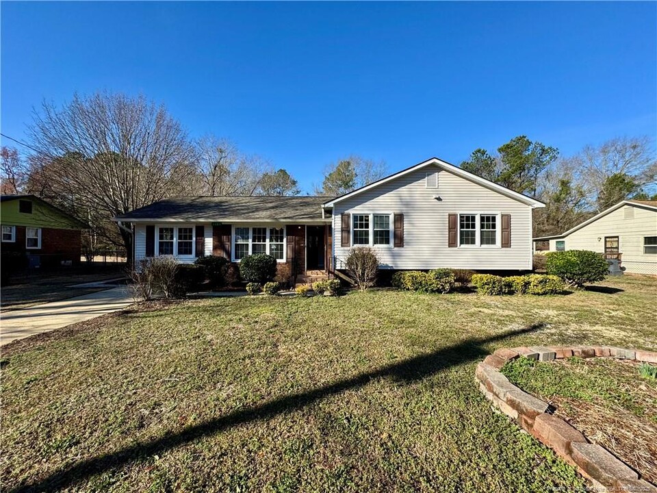 1409 Milton St in Spring Lake, NC - Building Photo