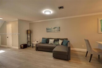 2149 Discovery Cir W in Deerfield Beach, FL - Foto de edificio - Building Photo