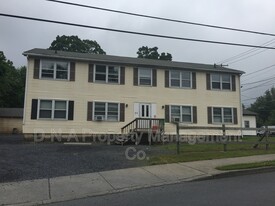 111 Lenox Ave in East Stroudsburg, PA - Building Photo