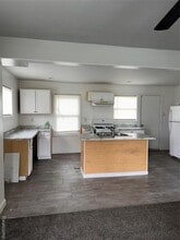 6357 Curtis St in Detroit, MI - Foto de edificio - Building Photo