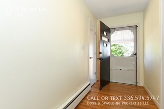 2715 Kivett Dr in Greensboro, NC - Building Photo - Building Photo