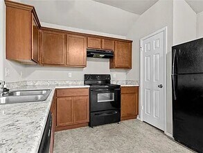 5018 W Claxton Cir in Fayetteville, AR - Building Photo - Building Photo