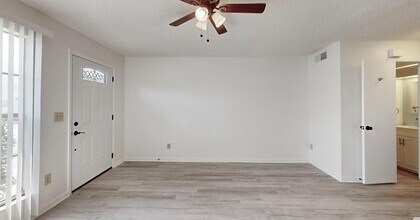 6710 121st Ave N in Largo, FL - Building Photo - Building Photo