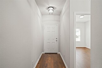 10323 Matterhorn Dr in Rosharon, TX - Building Photo - Building Photo