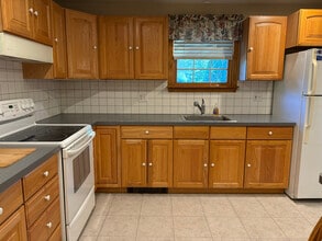 8 Hillside Rd in Rockport, MA - Building Photo - Building Photo