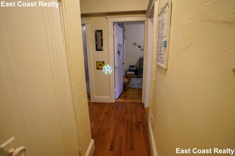 1810 Commonwealth Ave in Boston, MA - Building Photo - Building Photo