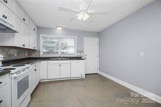 212 Kerr St NW in Concord, NC - Building Photo - Building Photo