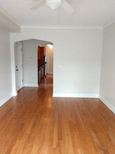 2704 W Ainslie St in Chicago, IL - Foto de edificio - Building Photo