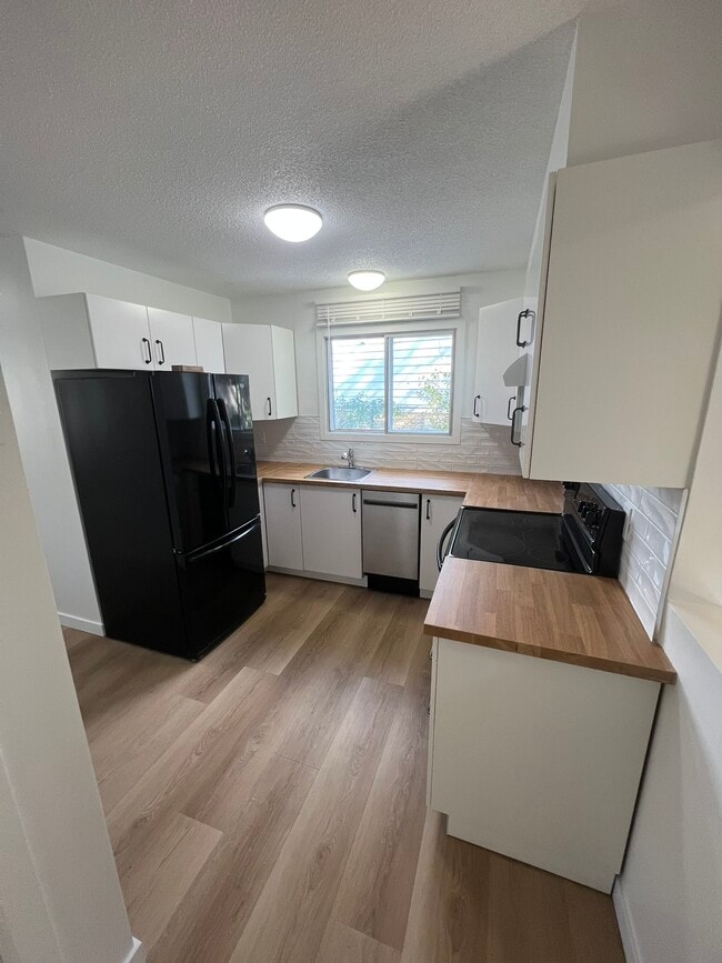 property at 4712-4725 25 Ave