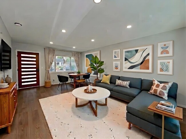 property at 903 S Barrington Ave