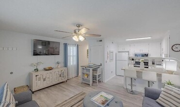 17462 Front Beach Rd in Panama City Beach, FL - Building Photo - Building Photo