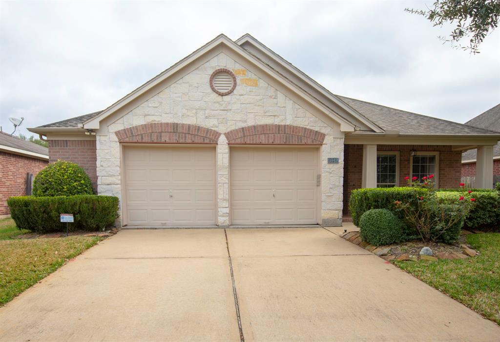 5942 Turkey Creek in Missouri City, TX - Building Photo