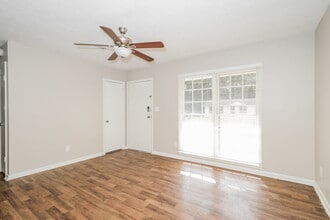 635 Roxbury Dr in Riverdale, GA - Building Photo - Building Photo