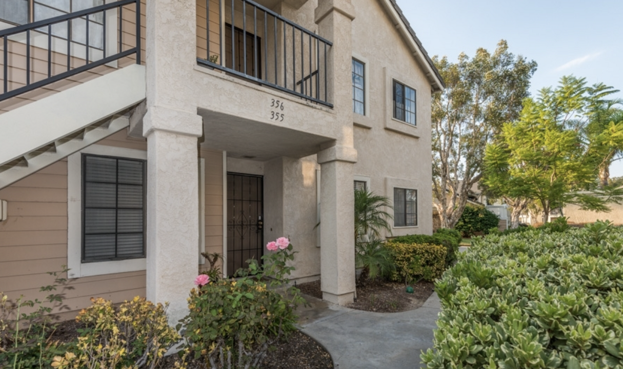 8490 Westmore Rd in San Diego, CA - Building Photo