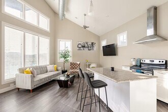 805 The High Rd in Austin, TX - Building Photo - Building Photo