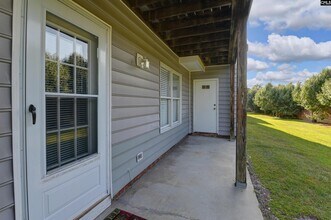1005 New Brookland Pl in West Columbia, SC - Building Photo - Building Photo