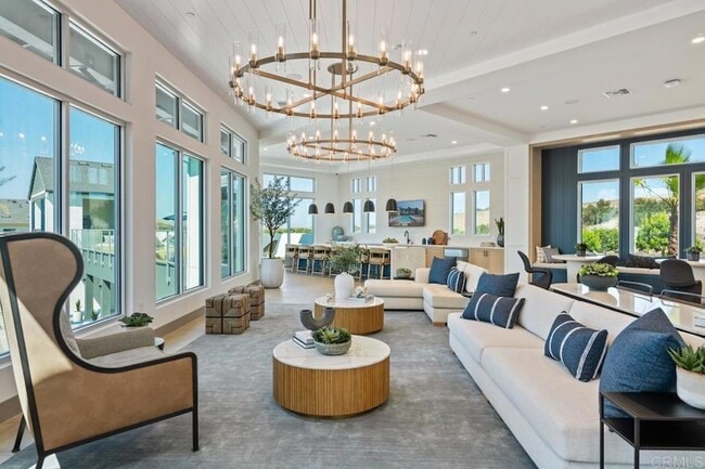 2095 Paseo Belluno, Unit 3-220 in Chula Vista, CA - Foto de edificio - Building Photo