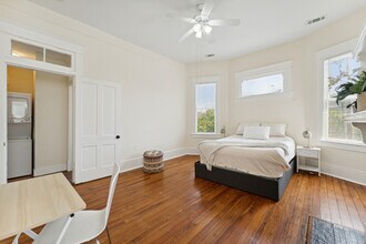 11 E 39th St in Savannah, GA - Building Photo - Building Photo