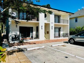 125 S Palmway in Lake Worth Beach, FL - Building Photo