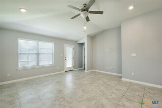 748 Nautical Lp in Kyle, TX - Building Photo - Building Photo
